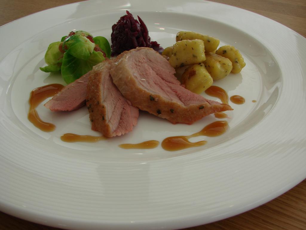 Hotel Restaurant Flaschen Albinen Екстер'єр фото