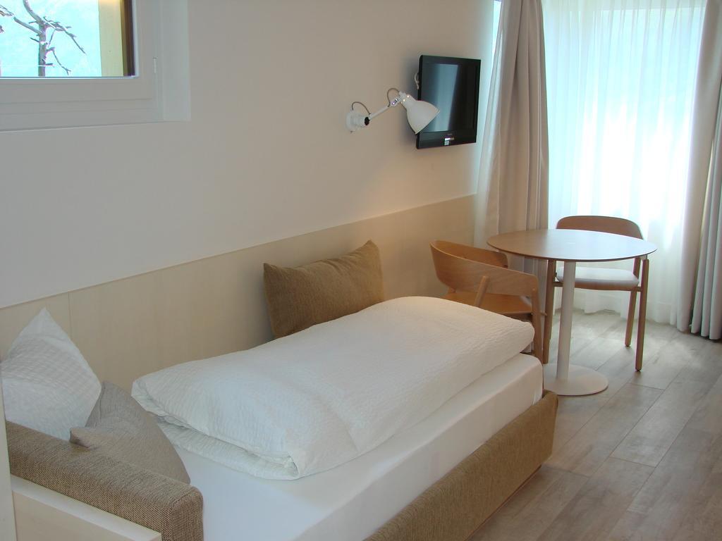 Hotel Restaurant Flaschen Albinen Екстер'єр фото